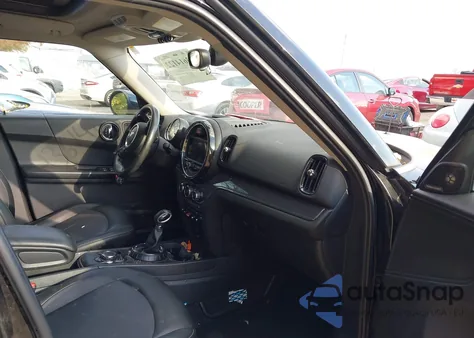 2017 Mini Countryman Cooper из США, поврежденный, VIN WMZYV5C37H3E01629